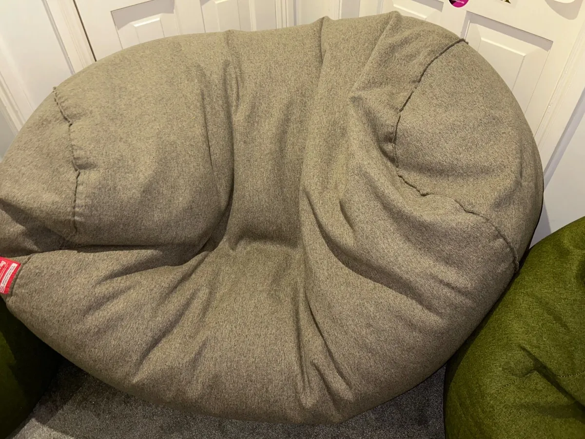 3 Bean bags - Image 4