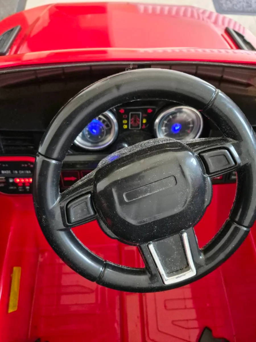 Kiddies electric range rover - Image 1