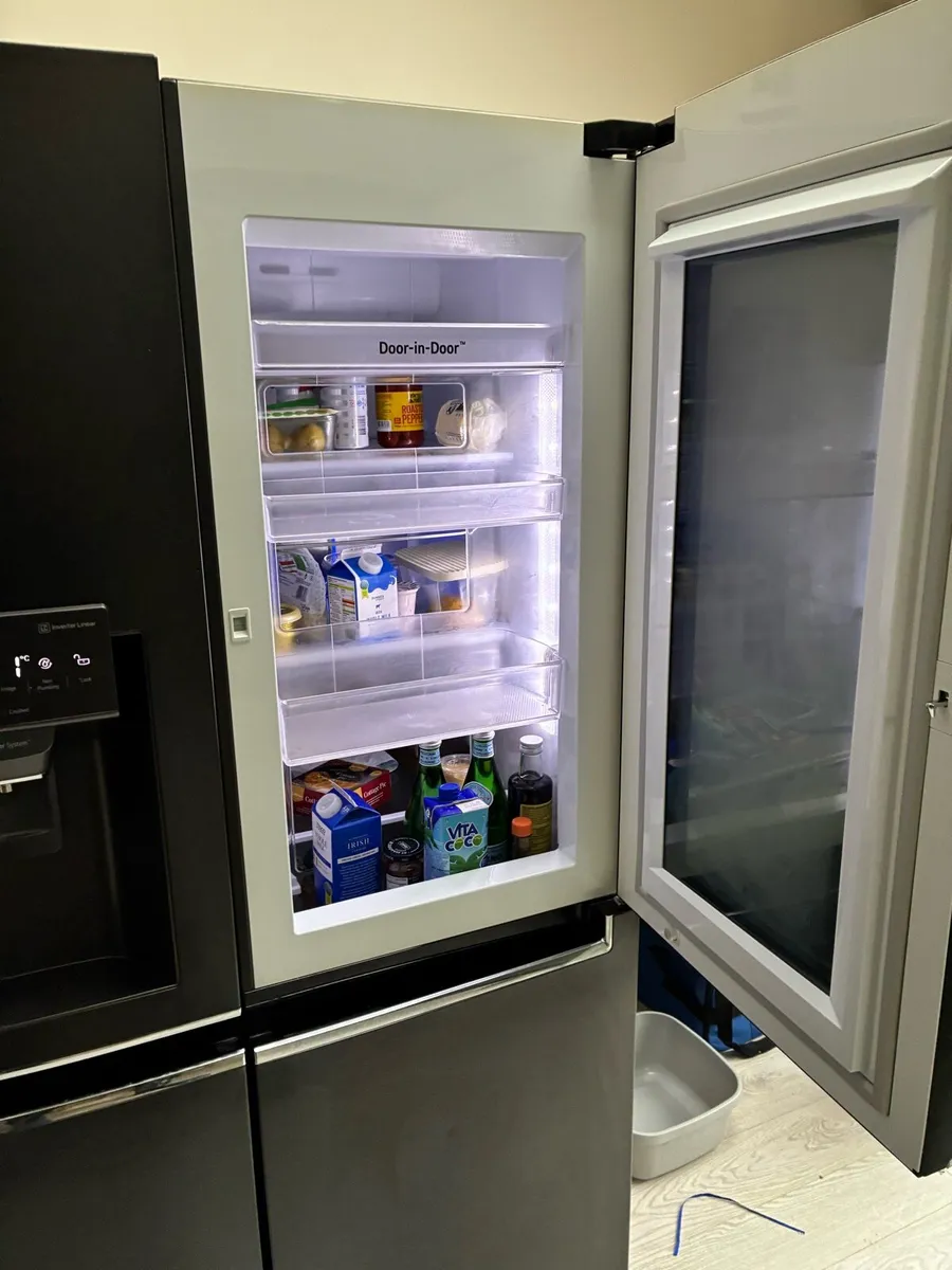LG instaview door-in-door American fridge freezer - Image 2