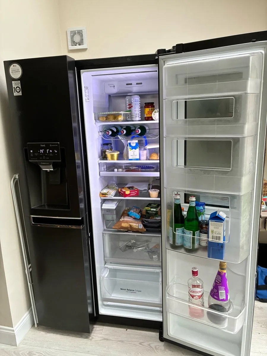 LG instaview door-in-door American fridge freezer - Image 4