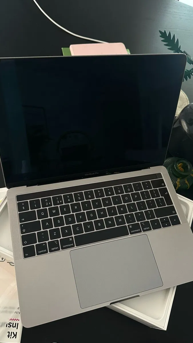 MacBook Pro 13" 2019 - Image 2