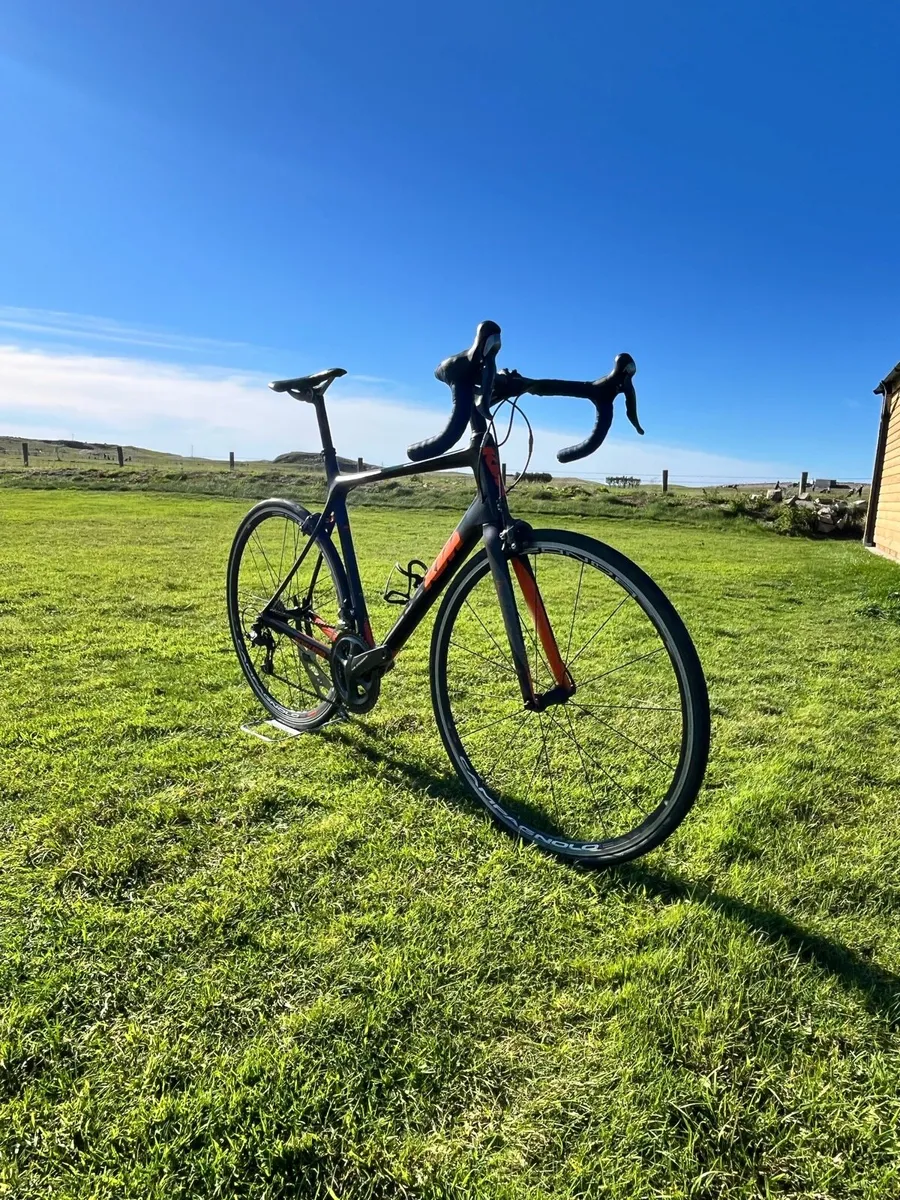 KTM Revelator Carbon Road Bike - Image 1