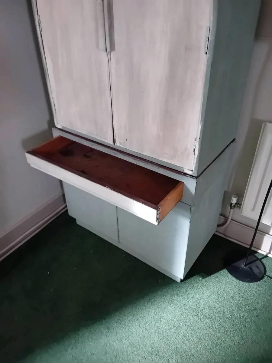 Vintage cupboard - Image 2