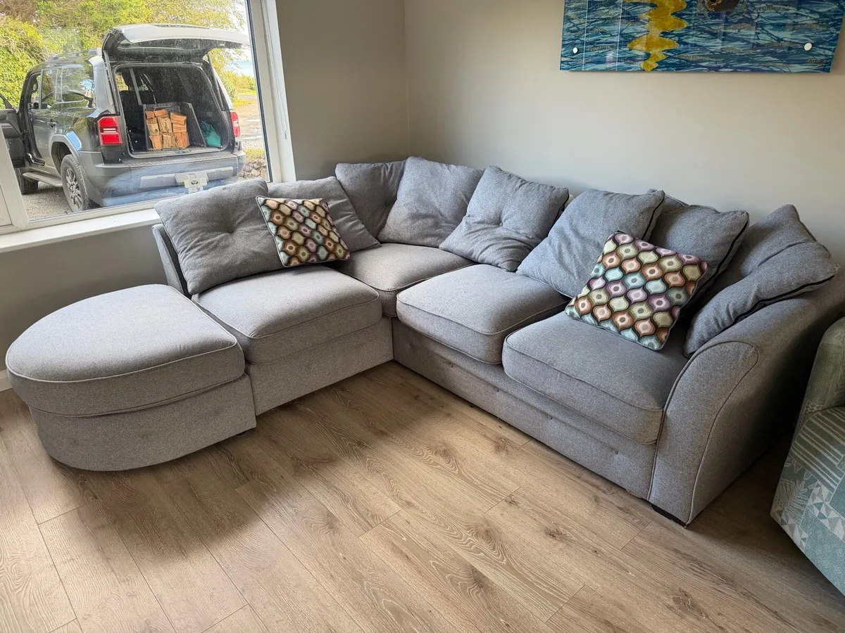 Suite of furniture - Image 4