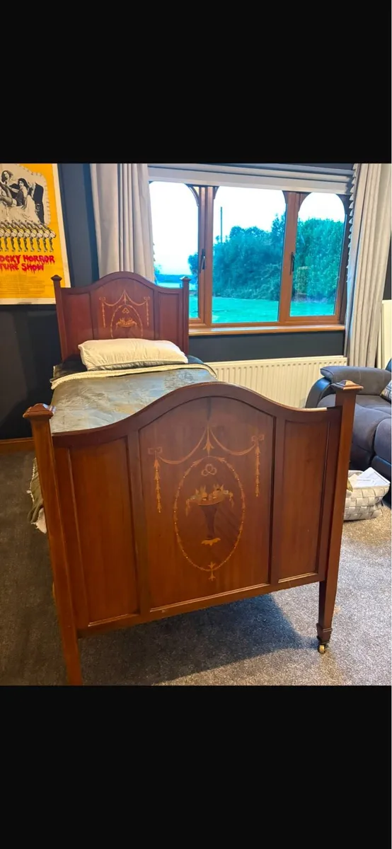 Victorian bed - Image 1