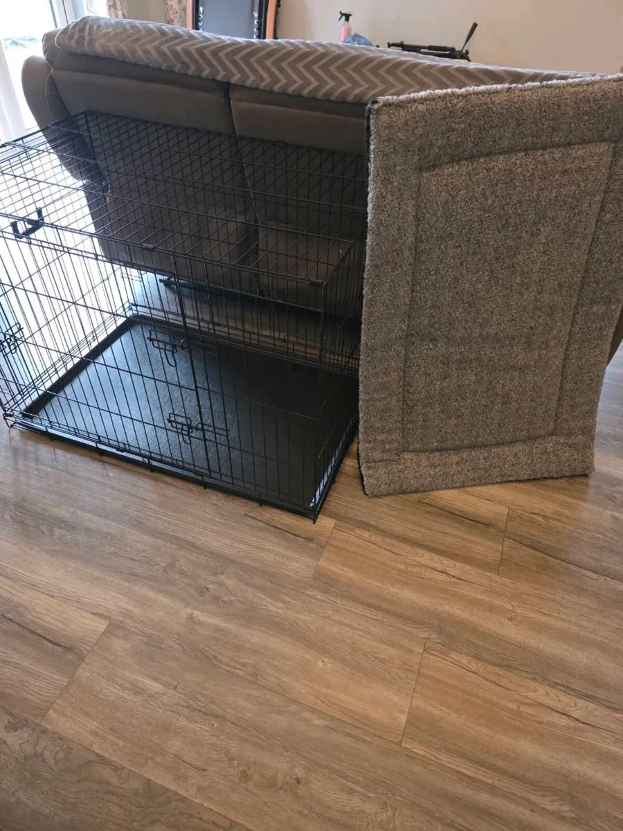 *never used* Large dog cage with thick carpet - Image 1
