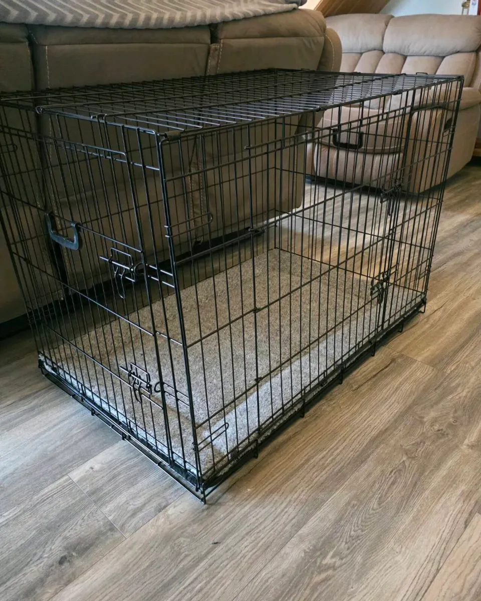 *never used* Large dog cage with thick carpet - Image 3