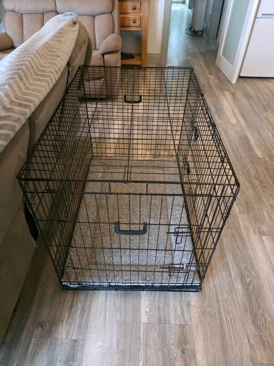 *never used* Large dog cage with thick carpet - Image 4