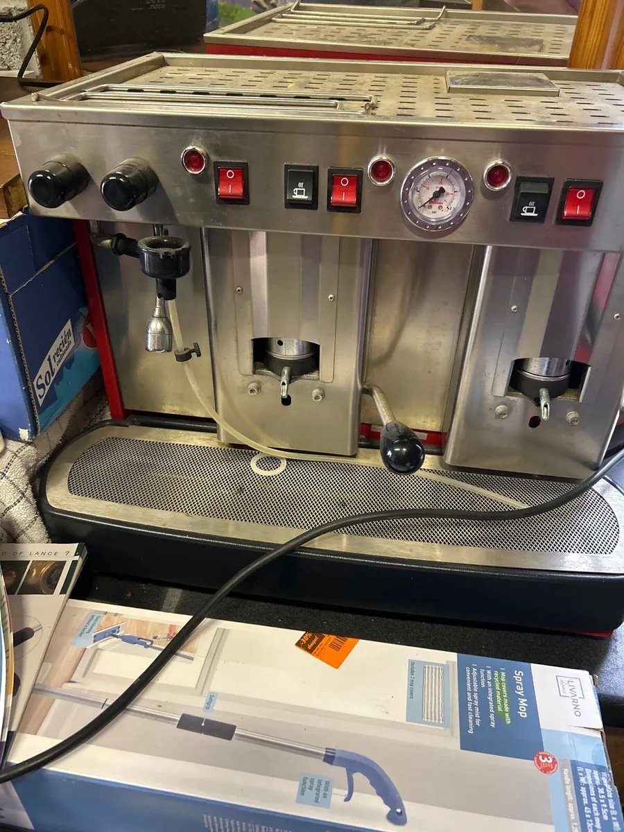 Coffee pod machine
