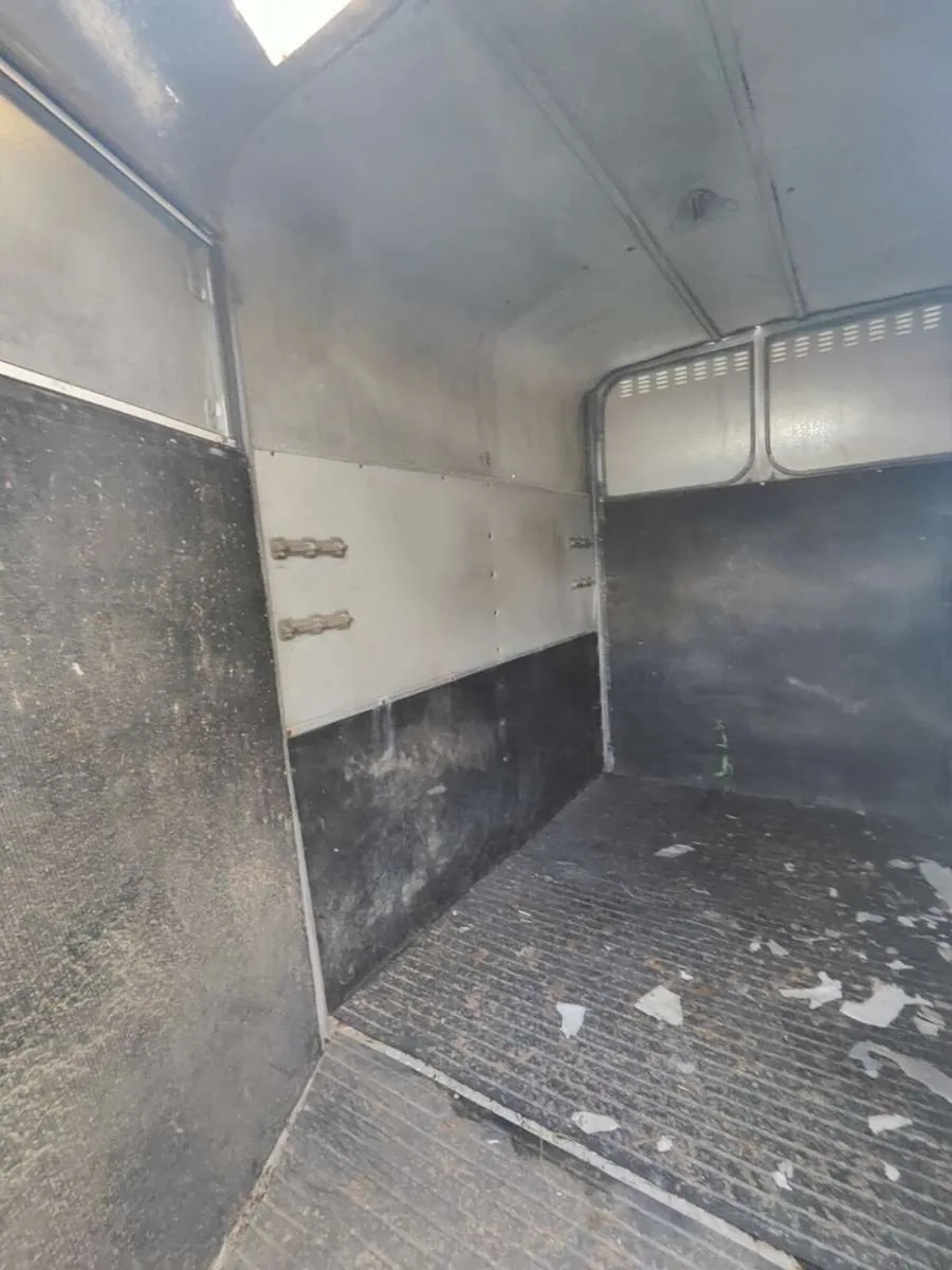 Horse box - Image 4