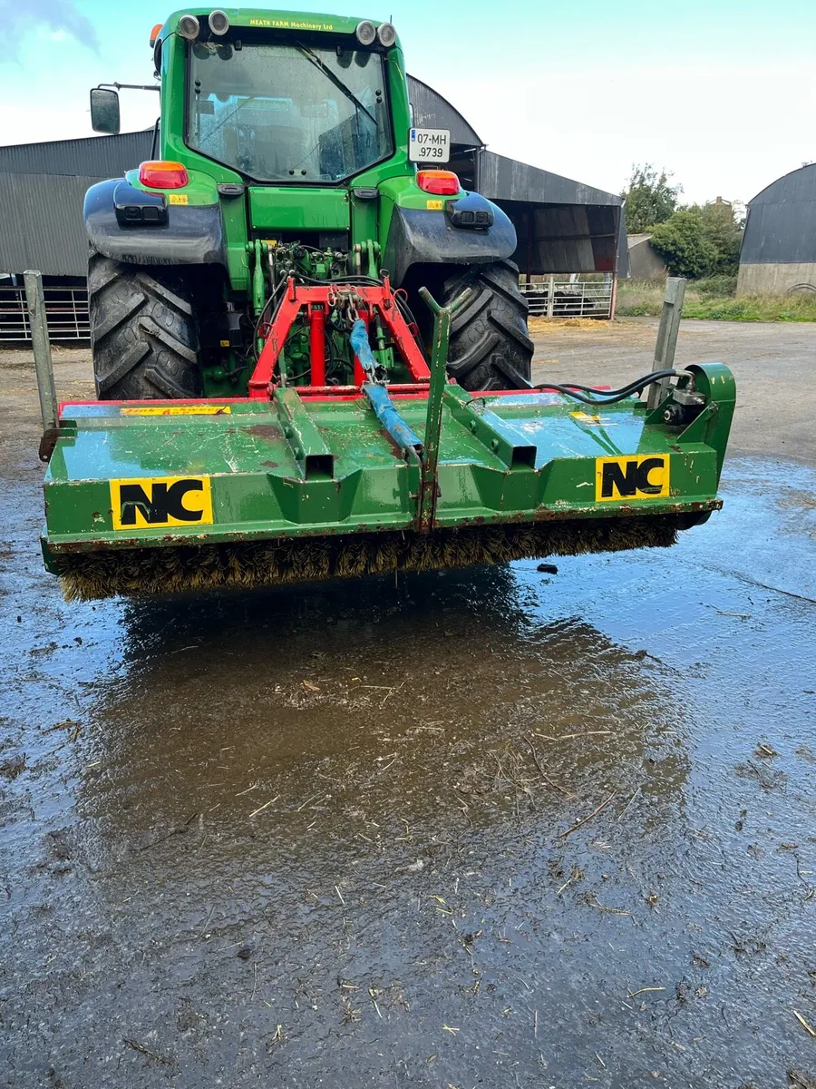 Road sweeper - Image 1