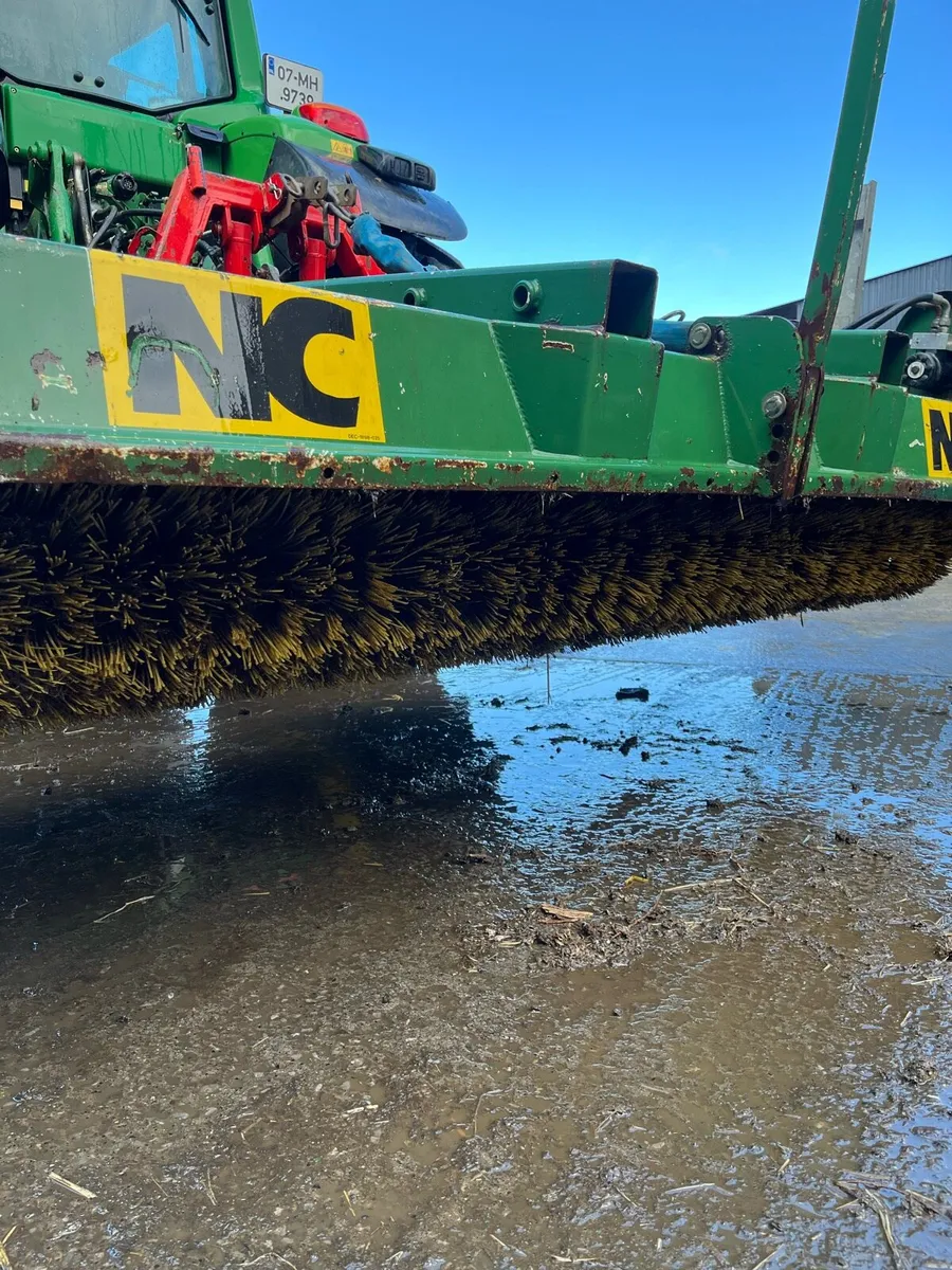 Road sweeper - Image 3