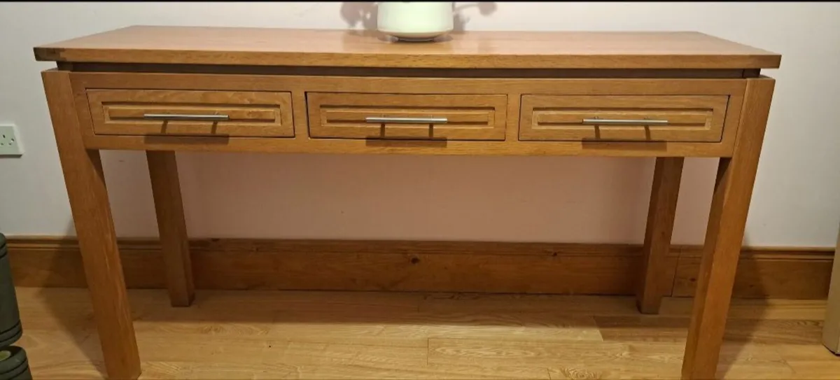 Console Table - Image 3
