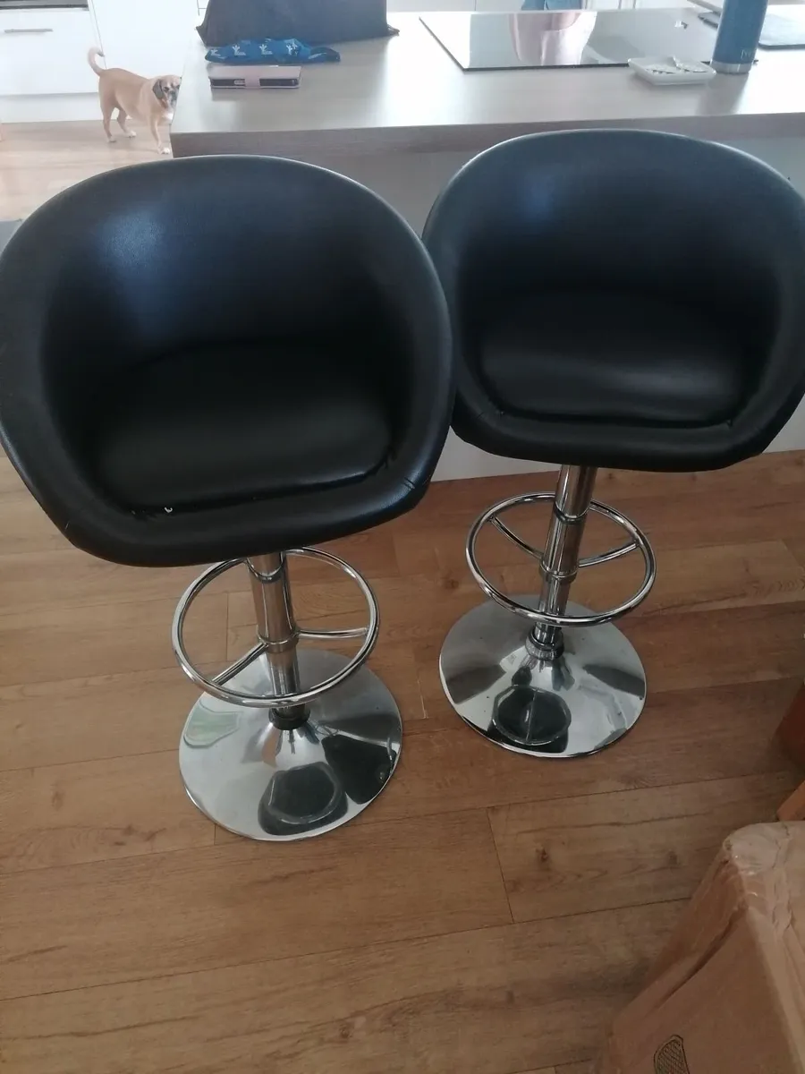 2 Leather bar stools with hand lever - Image 2