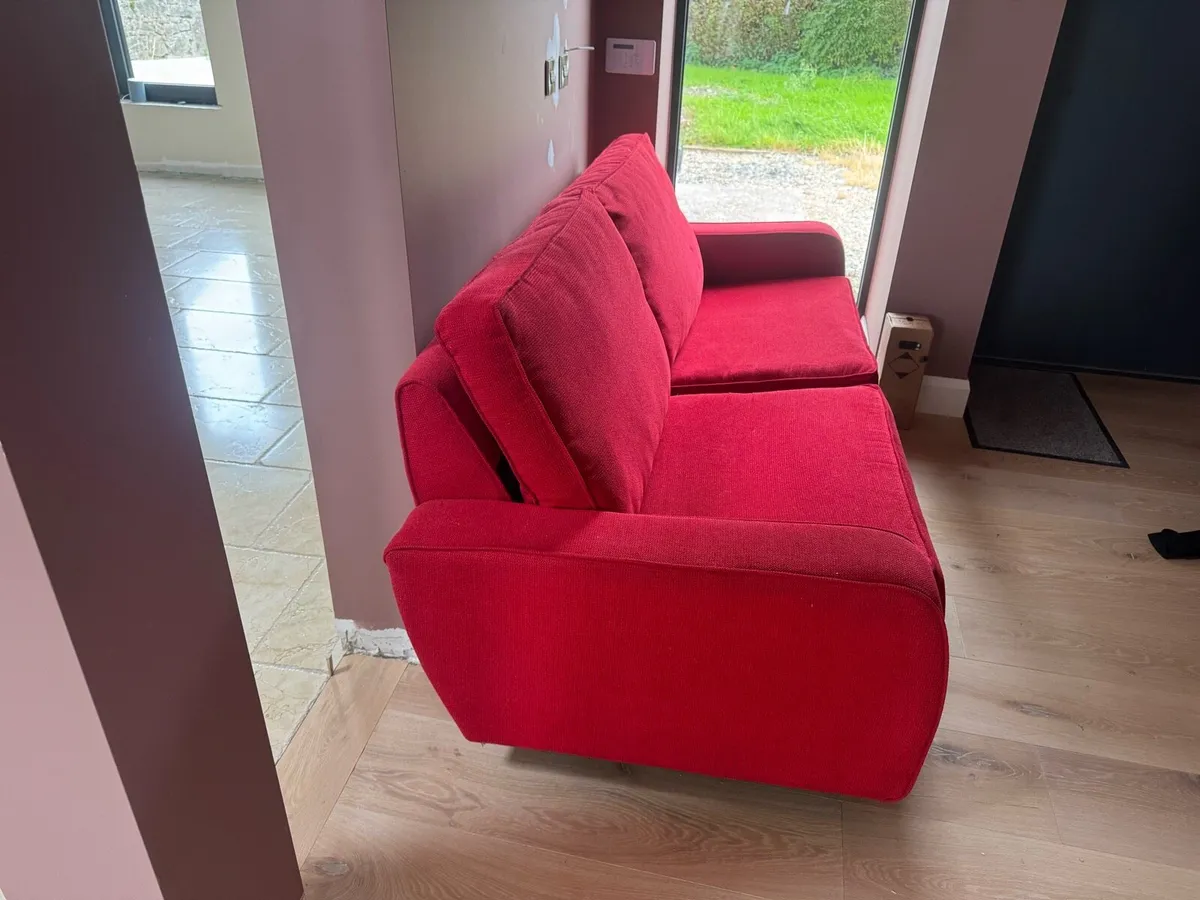 Red couch/sofa - Image 3