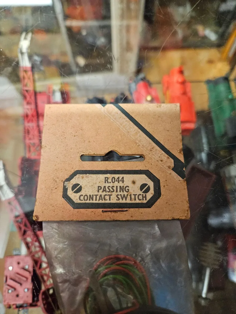 Hornby OO Gauge Passing Contact Switch - Image 3