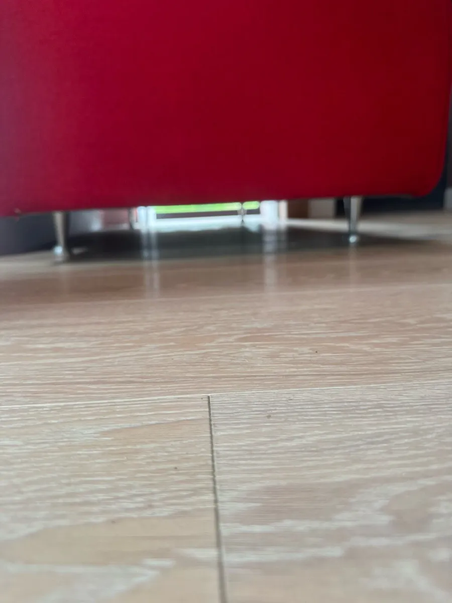 Red couch/sofa - Image 4