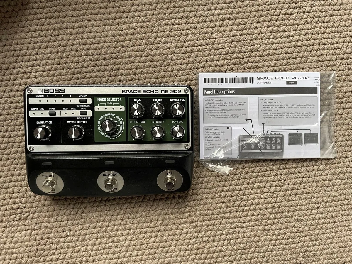 Boss RE-202 space echo digital effect pedal - Image 2