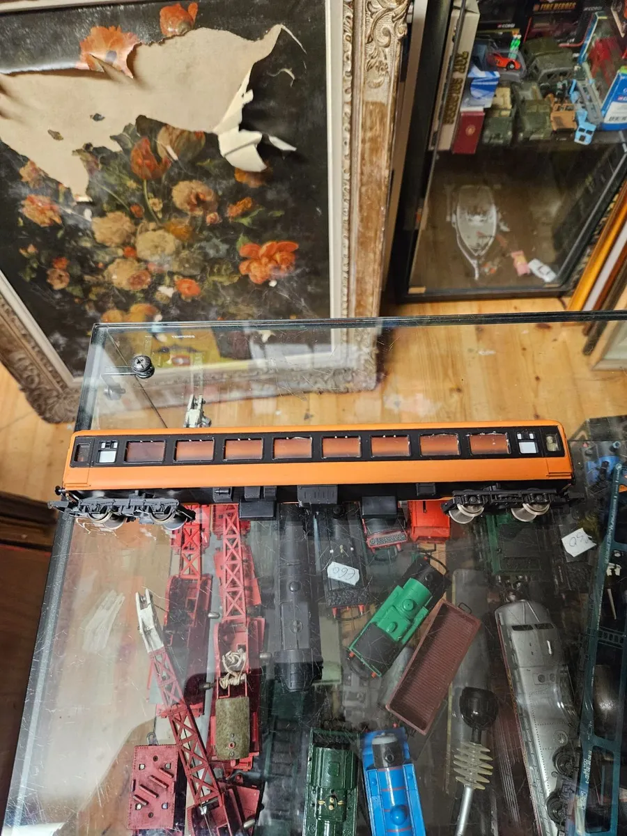 Hornby Lima OO Gauge Irish Rail Carraige Repaint - Image 1