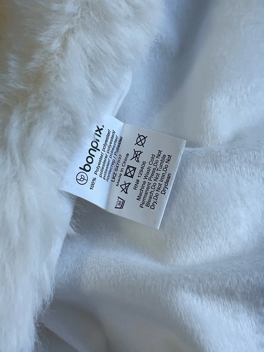 Faux Fur Throw Super Nice and Cosy *NEVER USED - Image 3