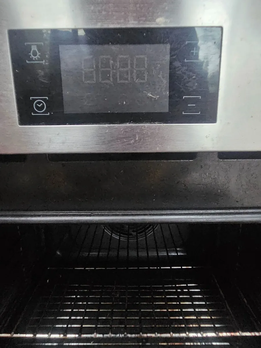 Ceramic hob and single oven - Image 4