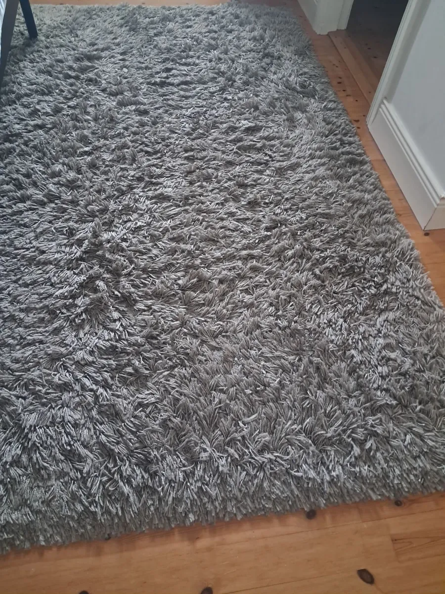 Large rug 240cm x 170cm grey colour - Image 1