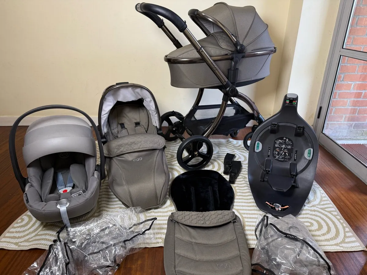 Egg 3 travel system Cybex car seat isofix - Image 1