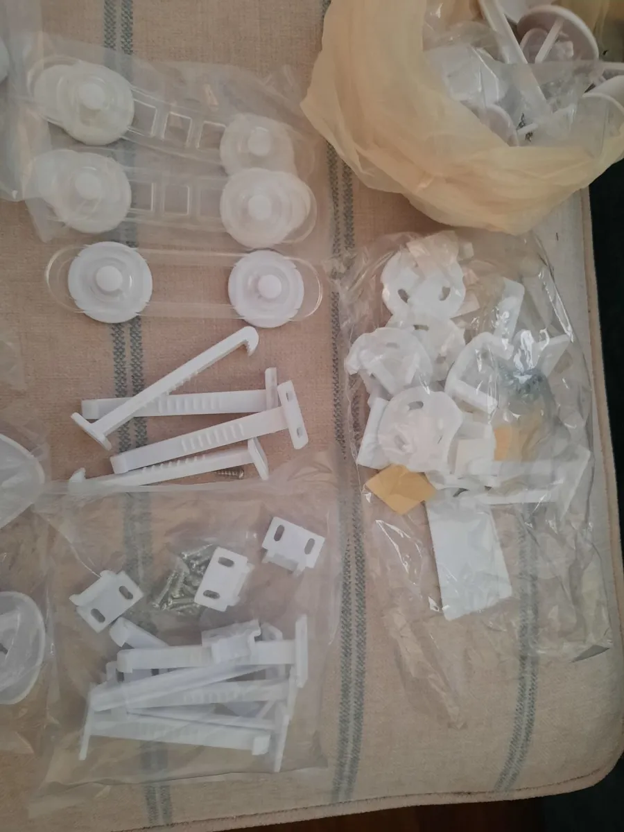 Baby proofing safety accessories - Image 4
