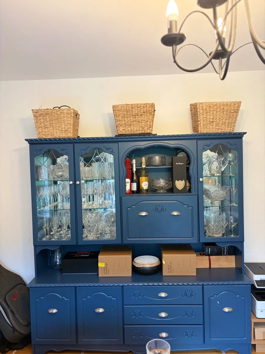 Display cabinet - Image 1