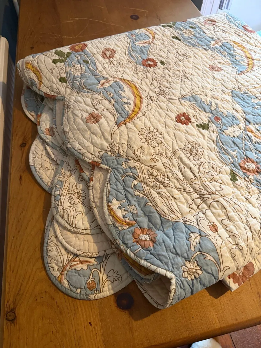 King size Bed Spread - Image 1