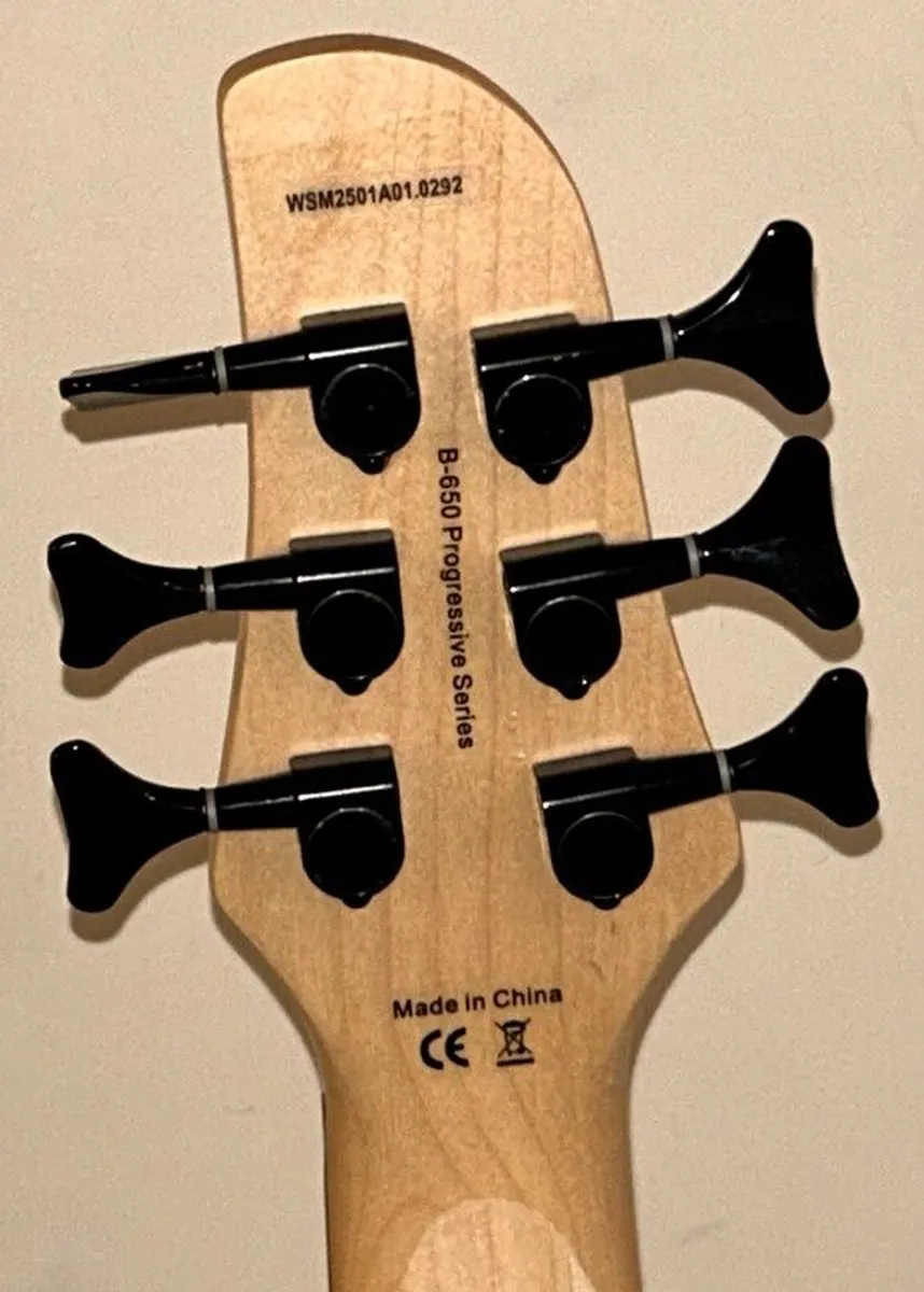 Harley Benton B-650FL BK Progressive Series (6-String Fretless Bass) - Pristine Condition - Image 4