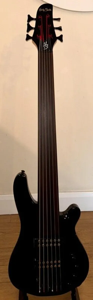 Harley Benton B-650FL BK Progressive Series (6-String Fretless Bass) - Pristine Condition - Image 1