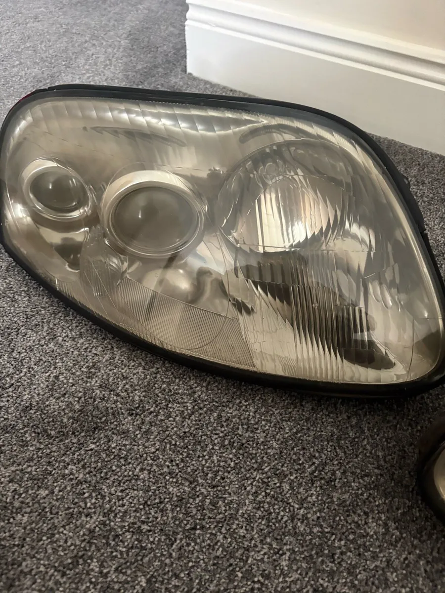 Mk4 Supra headlights and tail lights - Image 1
