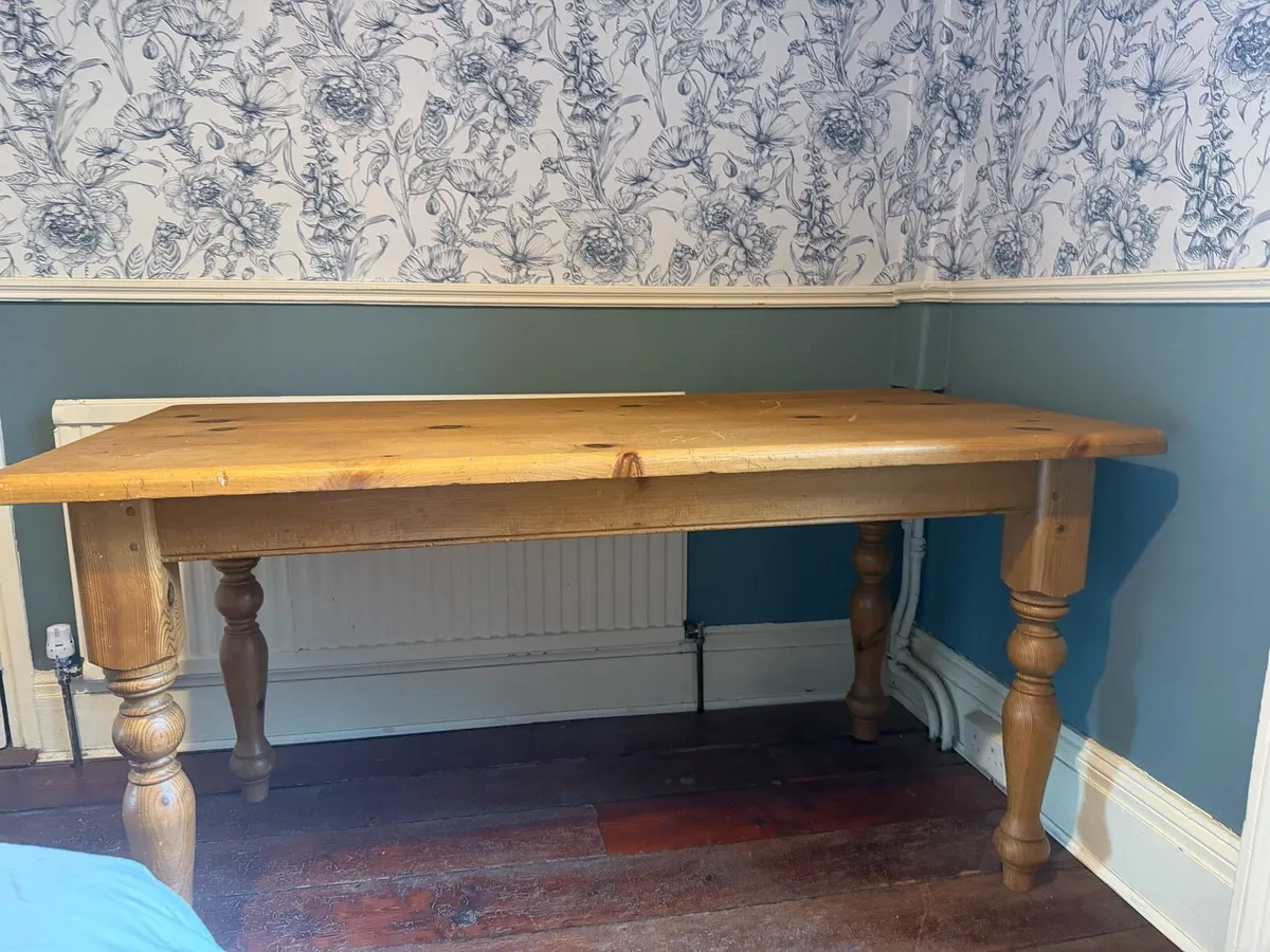 Pine Table - Image 3