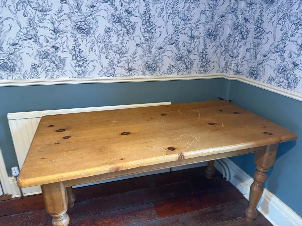 Pine Table - Image 4