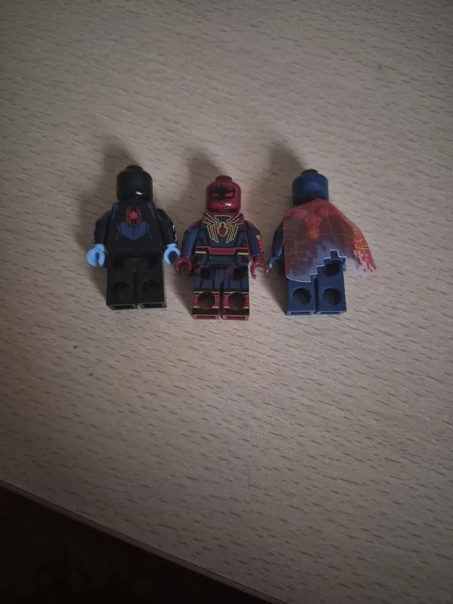 3 spiderman lego figures - Image 2