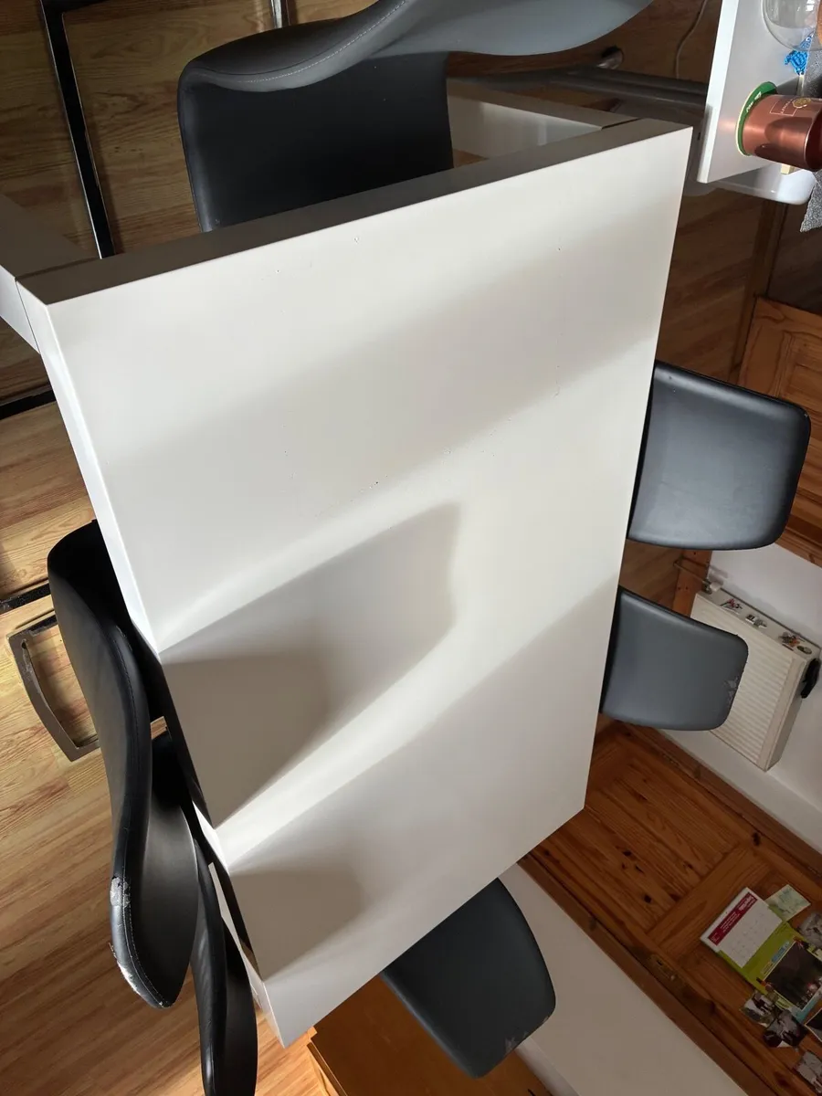 Table &chairs - Image 3