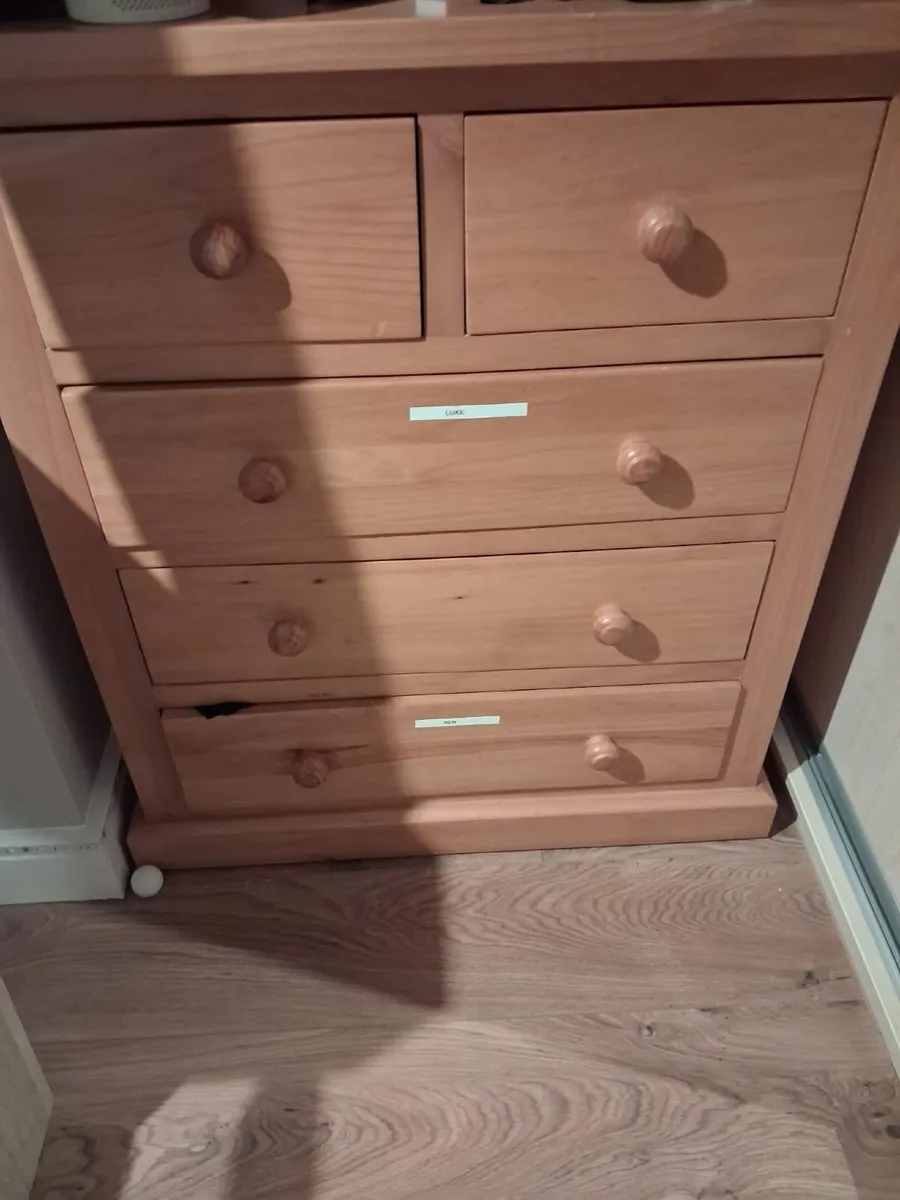 Pine chest of drawers and matching locker - Image 3