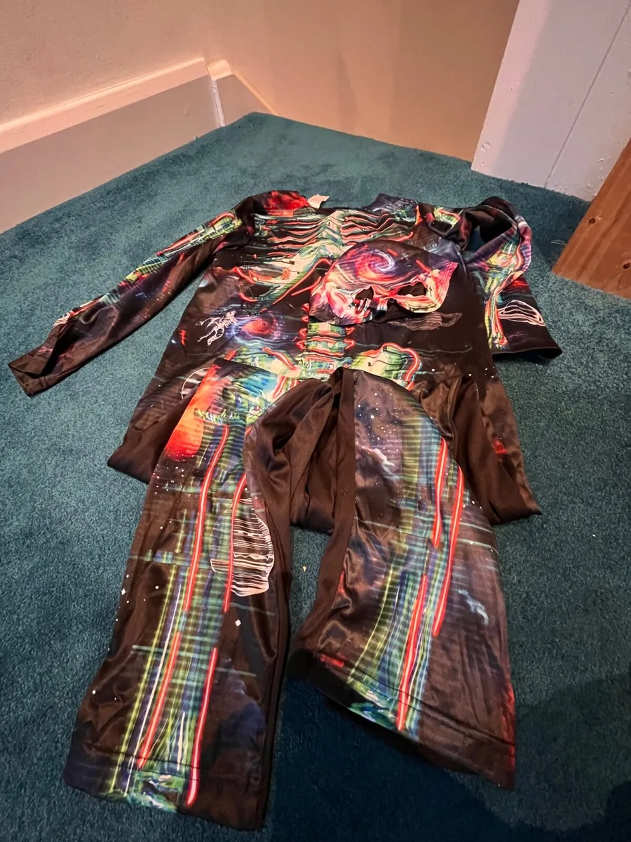 Halloween costumes - Image 2