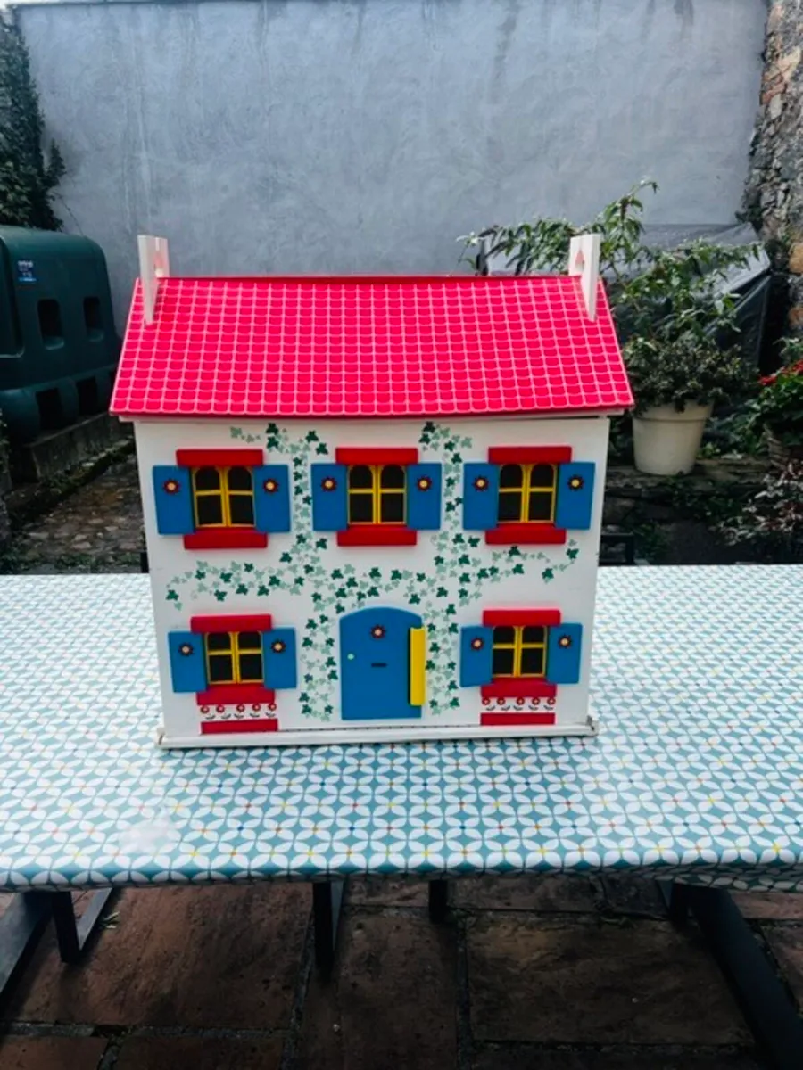 Dolls house - Image 1
