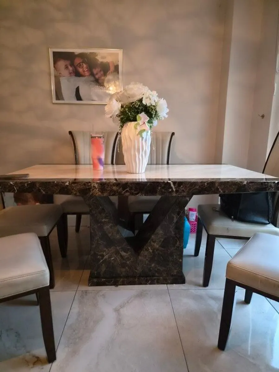 Kitchen Table & Chairs - Image 2