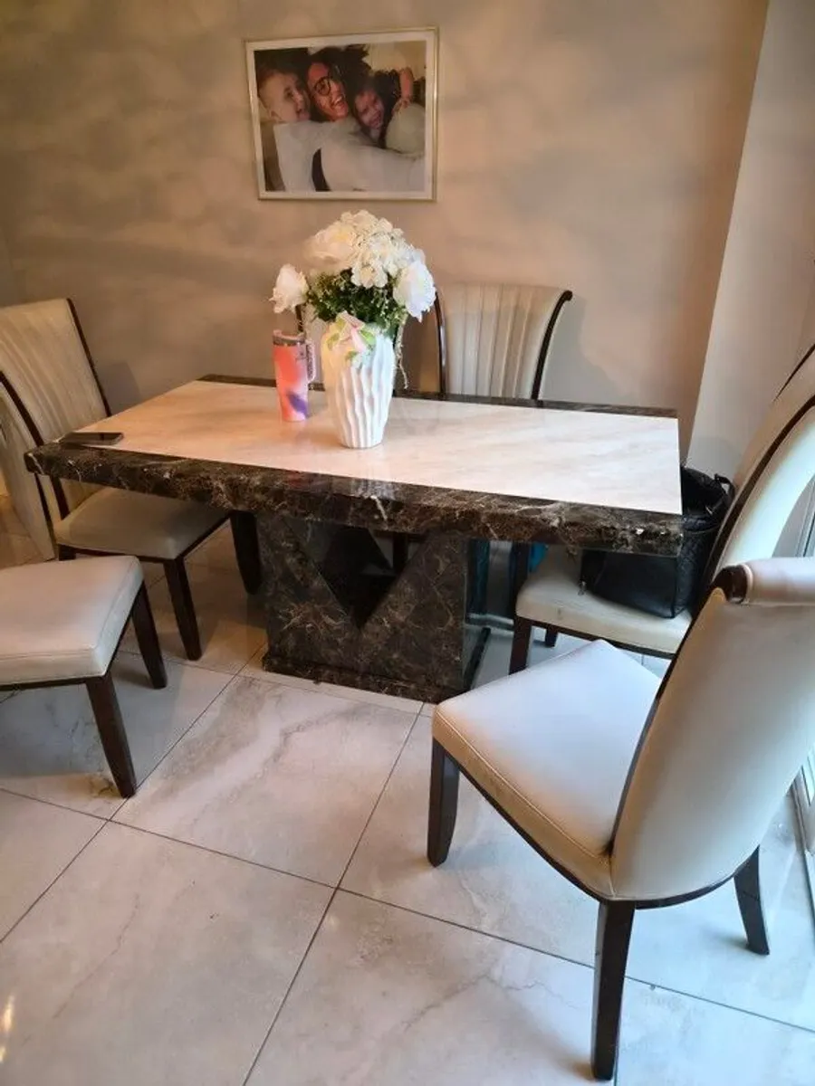 Kitchen Table & Chairs - Image 3
