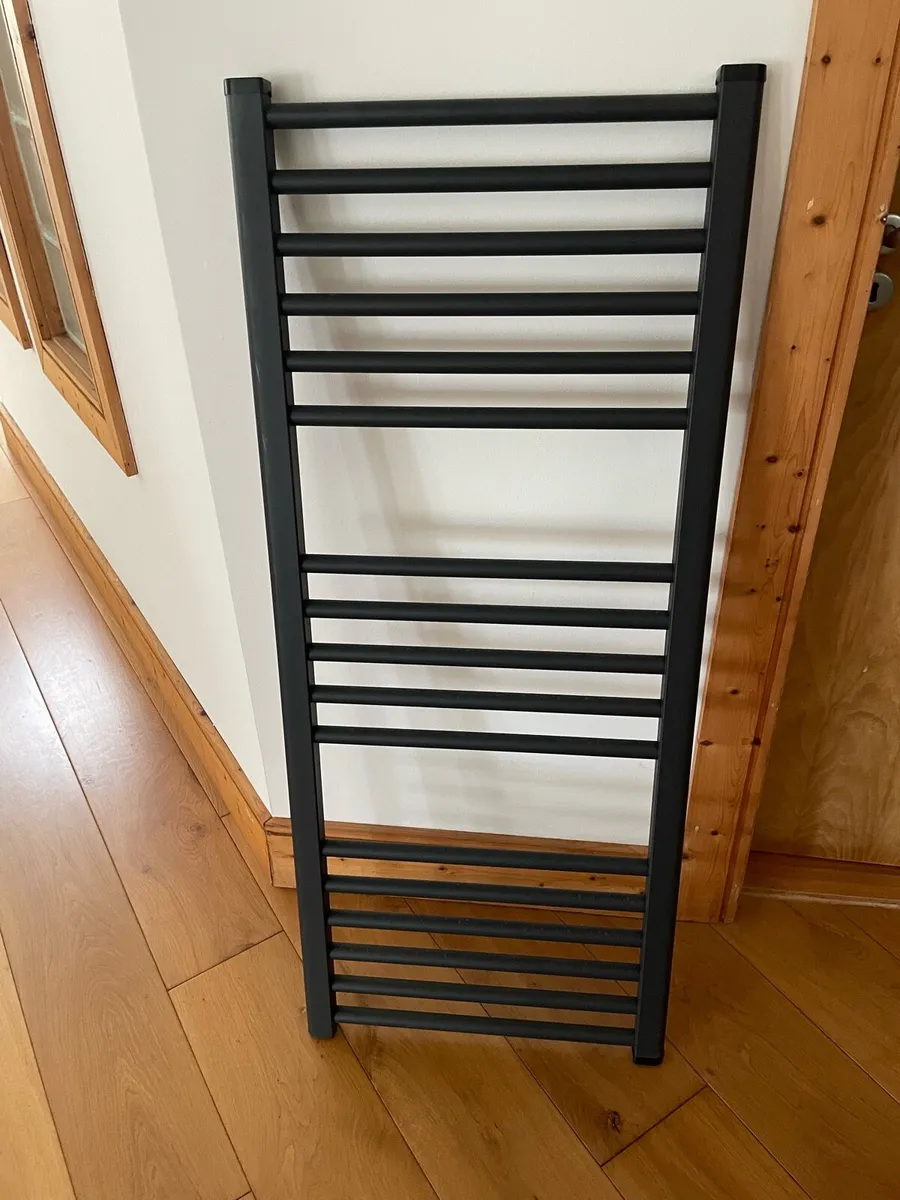 Towel rail - Image 1