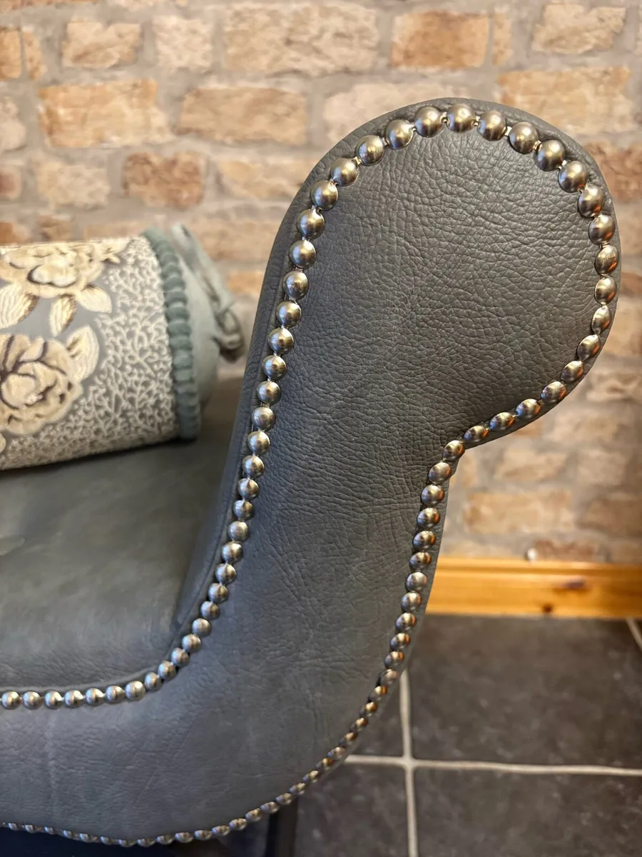 Grey Leather Chaise Longue - Image 3