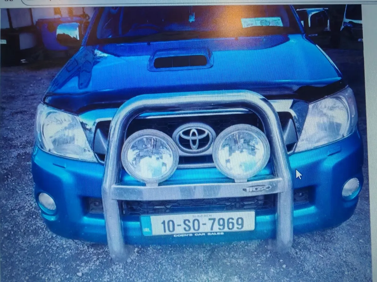 Toyota Hilux 2010 - Image 1