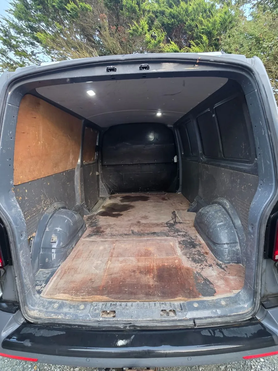 Volkswagen Transporter 2021 highline 150hp - Image 3