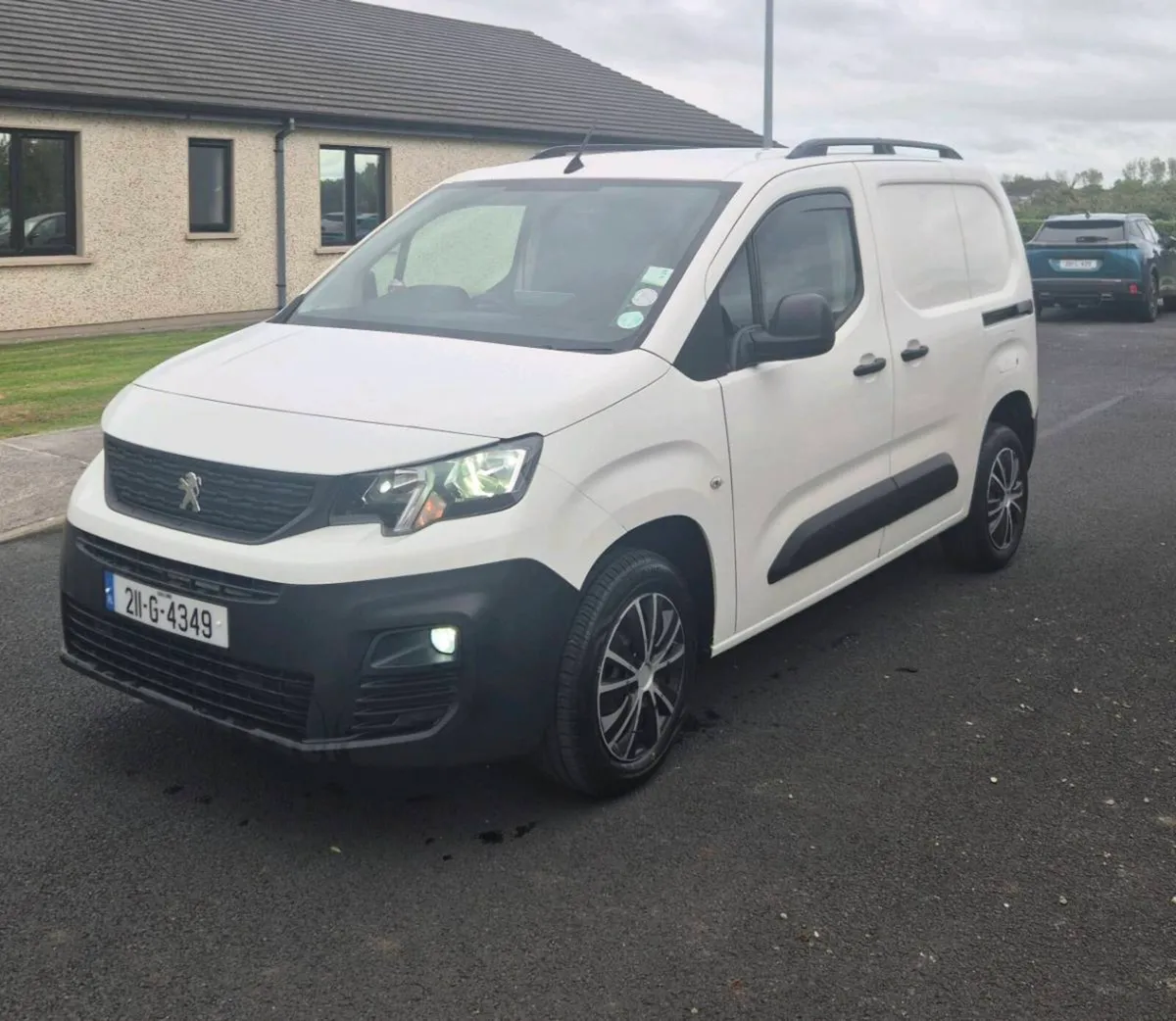 211 Peugeot Partner Professional - Image 1