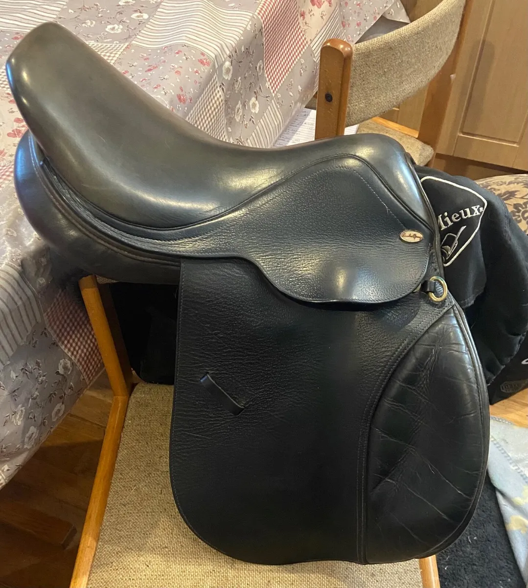 Santa Cruz 16.5” Saddle - Image 1