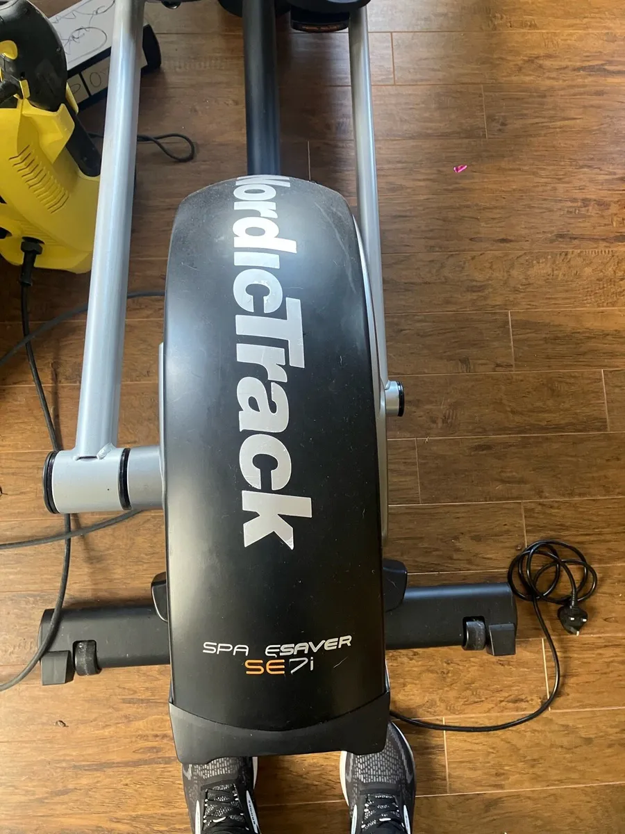 Nordic track e71 folding cross trainer - Image 2