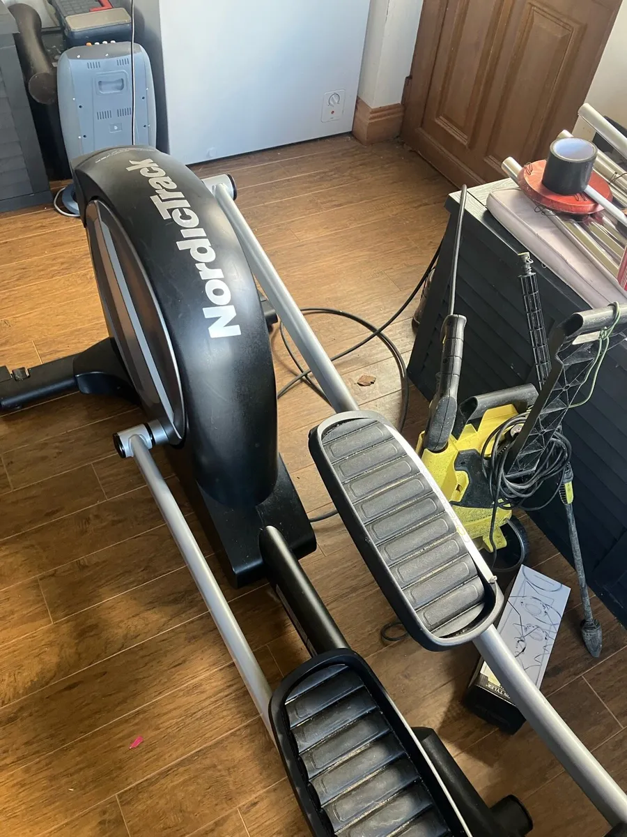 Nordic track e71 folding cross trainer - Image 3